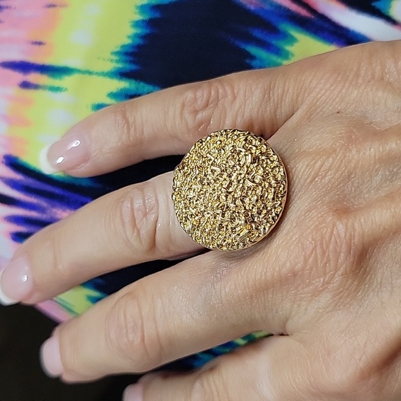 BOLD PEBBLE TEXTURE RING - Picture 4 of 5